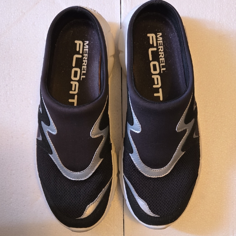 Merrell | Black & Silver Slip Ons - Picture 2 of 6